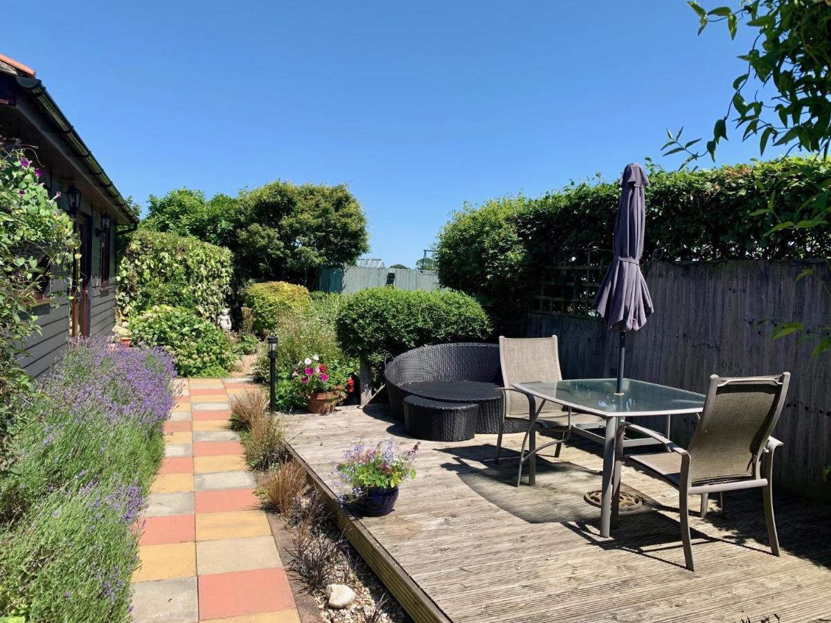 Pheasant Suites Colchester Buitenkant foto